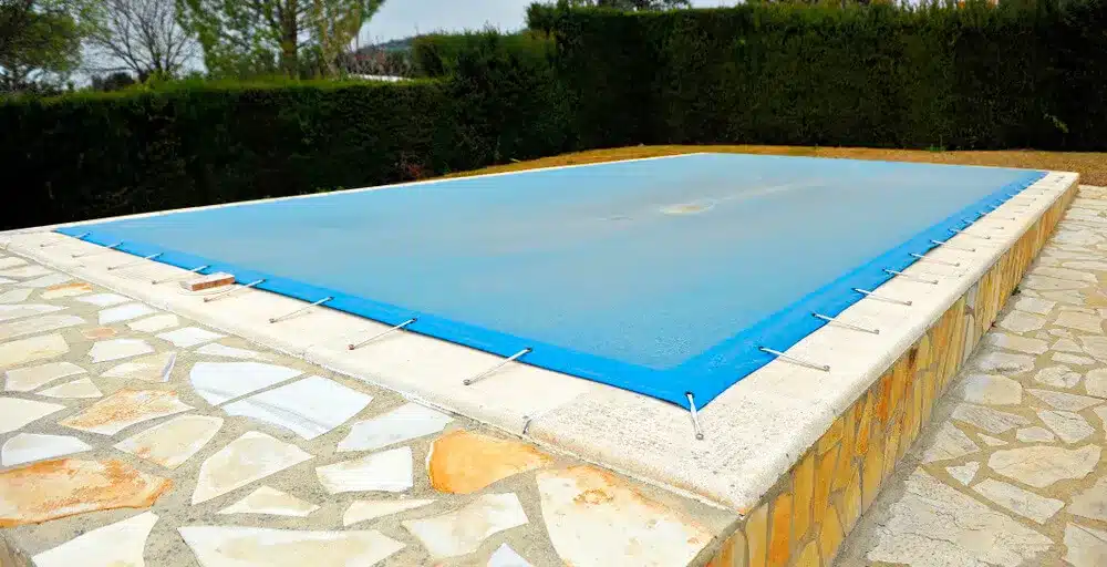 Cuidados especiais com a piscina no inverno